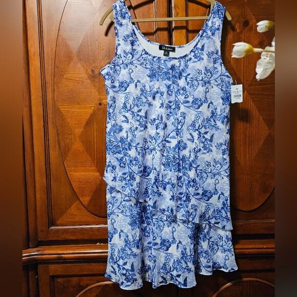 Tiered Sheath Sleeveless Dress - Picture 5 of 6